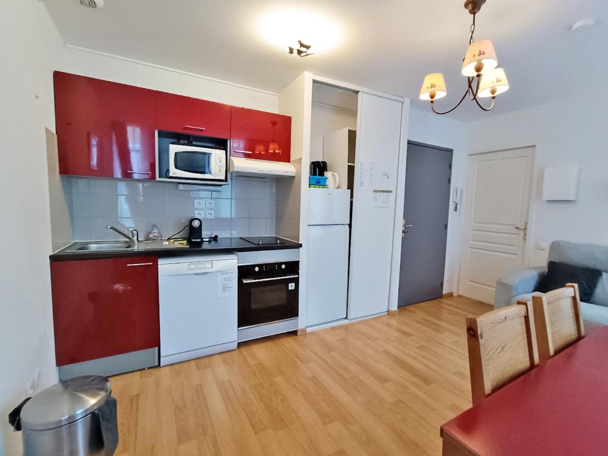 Ferienwohnung Il Etait Une Fois Luchon, T2, Centre Luchon, Wifi, Casier A Skis, Ascenseur, 4 Personnes Bagnères-de-Luchon Exterior foto